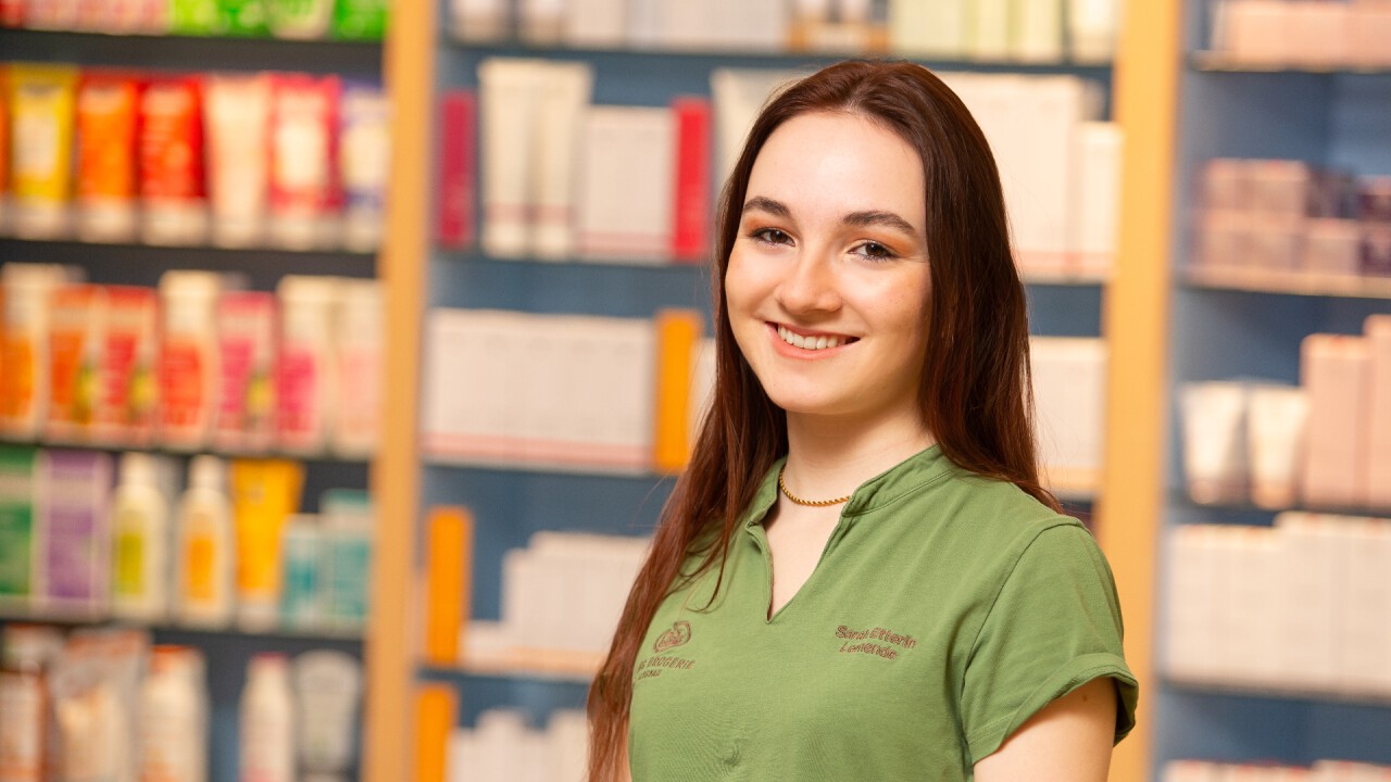 Sarah Etterlin, Lernende im 3. Lehrjahr in der Albis Drogerie Langnau